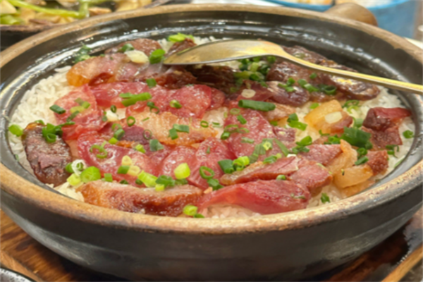 一箸间明炉煲仔饭