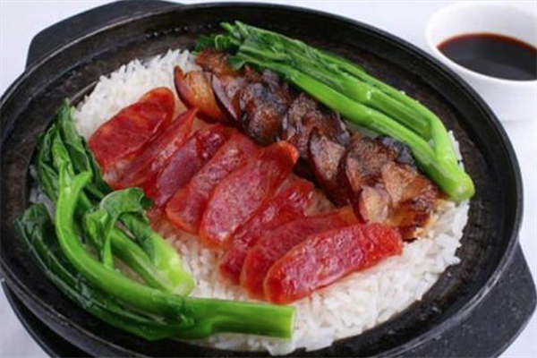 岭南一品煲仔饭