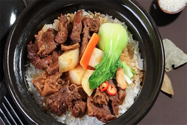 皮弟弟煲仔饭
