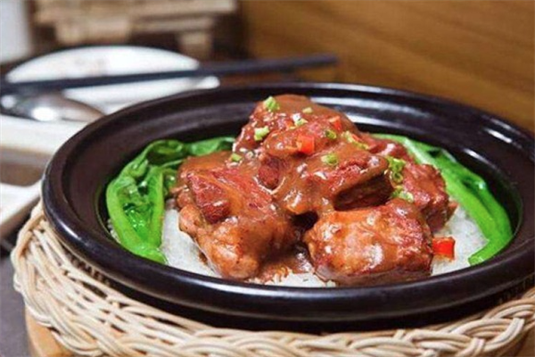 蒸爱煲仔饭
