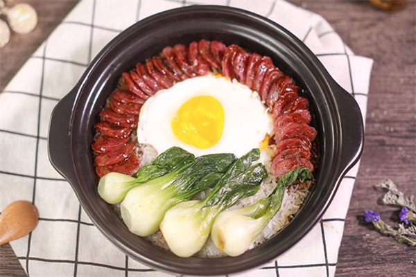 探厨煲仔饭