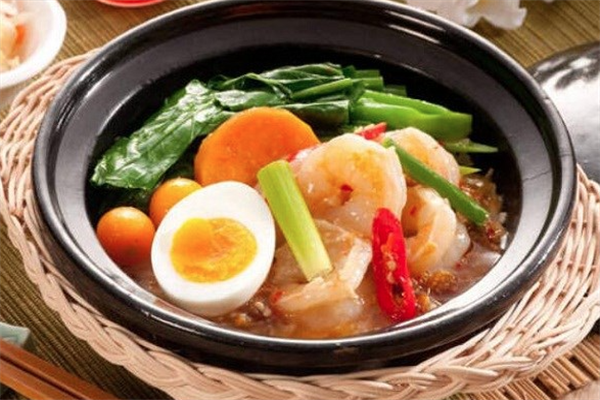 兴味煲仔饭 兴味煲仔饭