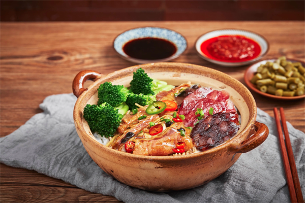 辉哥煲仔饭 辉哥煲仔饭