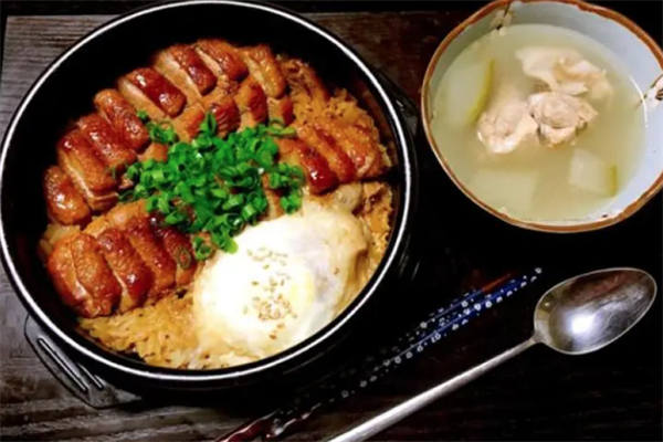 御膳阁煲仔饭 御膳阁煲仔饭