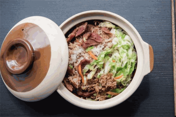 义家煲仔饭