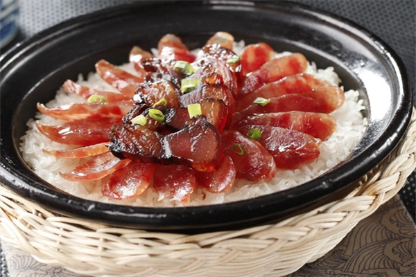 张府园煲仔饭