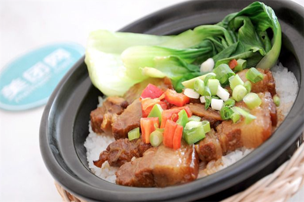 蒸爱煲仔饭