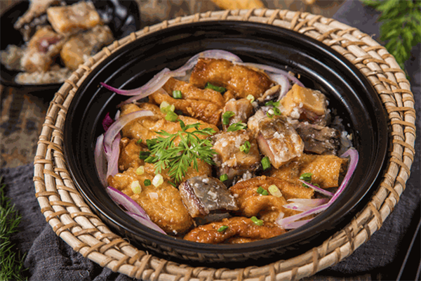 品爱煲仔饭 品爱煲仔饭