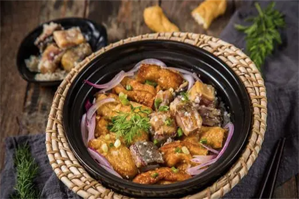 侨乡特色煲仔饭