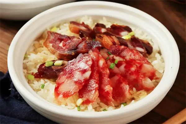 炫多煲仔饭