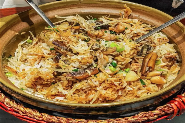 雄记客家粉面煲仔饭