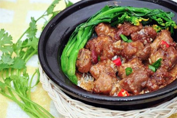 妈妈煲仔饭