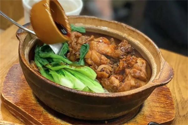 亚蒂韩式煲仔饭