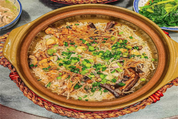 炮哥煲仔饭 炮哥煲仔饭