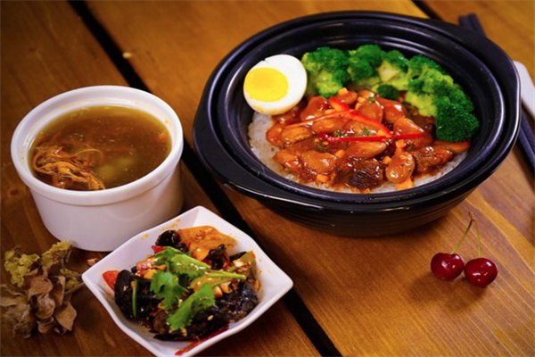 五谷煲仔饭