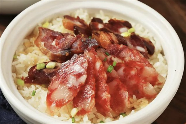 回味湘煲仔饭