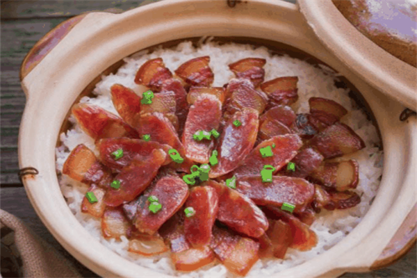 冒仔煲仔饭