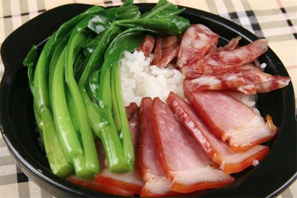 雅崃煲仔饭