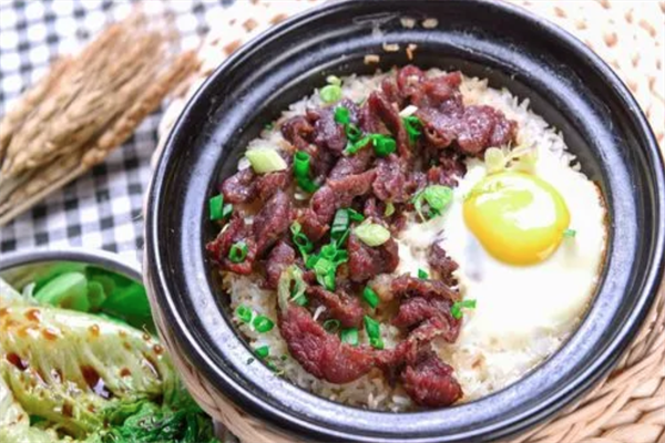 众品煲仔饭 众品煲仔饭