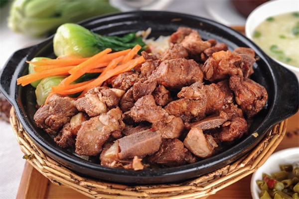 妈妈煲仔饭