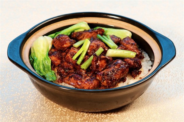 品芳煲仔饭