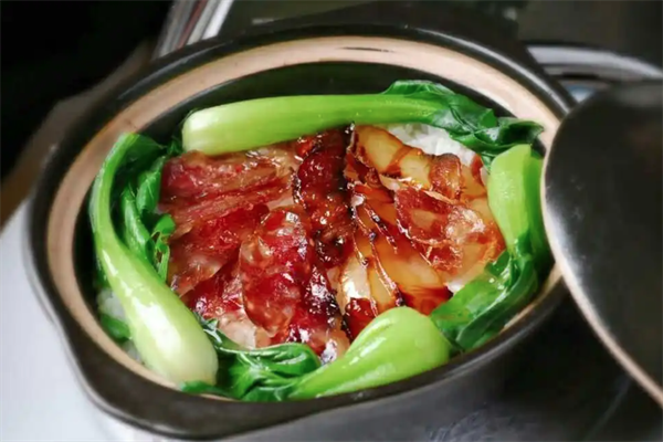 群慧砂锅煲仔饭 群慧砂锅煲仔饭