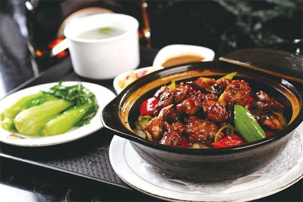 贤聚炖品煲仔饭