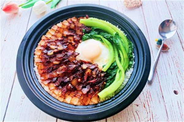 迦南煲仔饭