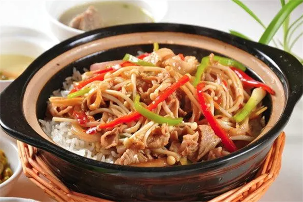 锅巴香香煲仔饭