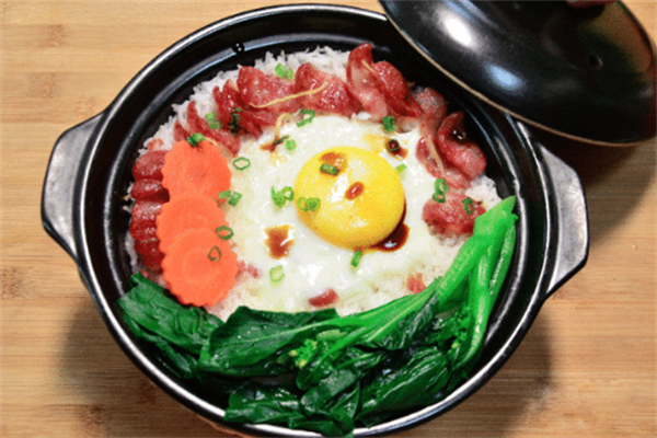 探厨煲仔饭