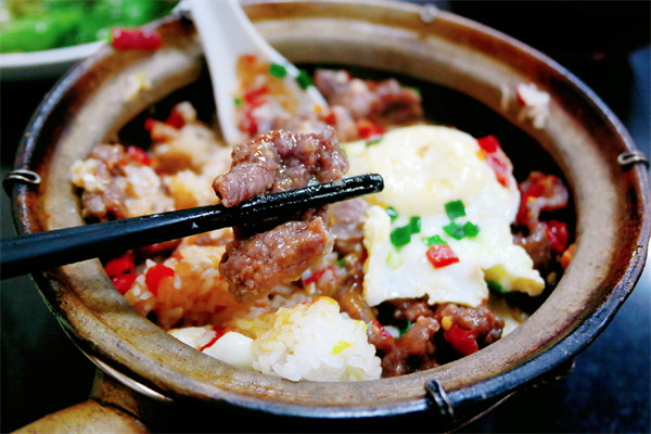 炫多煲仔饭