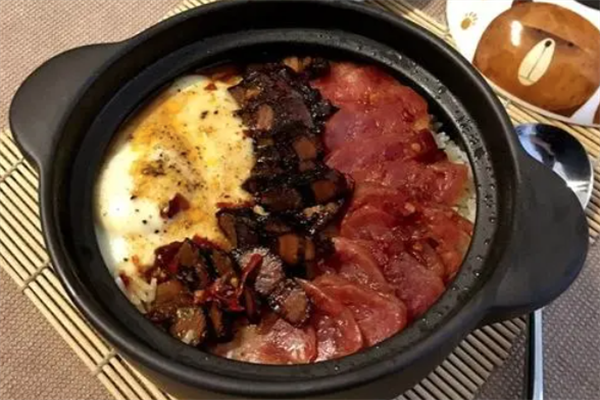晨香煲仔饭 晨香煲仔饭