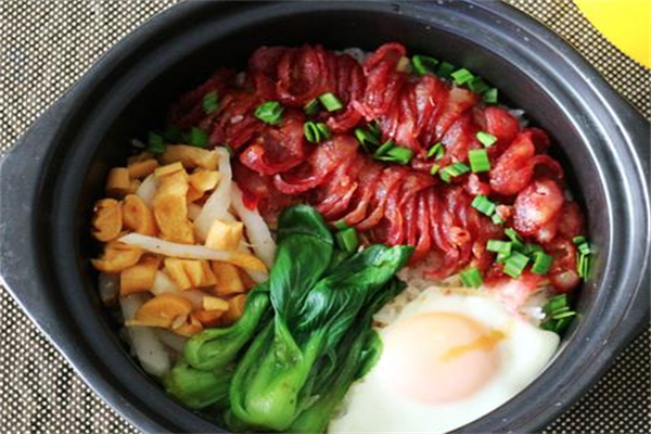 雅崃煲仔饭