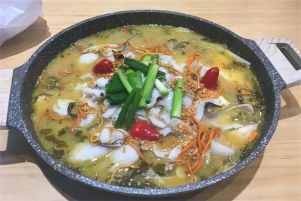 唇齿渝香酸菜小鱼