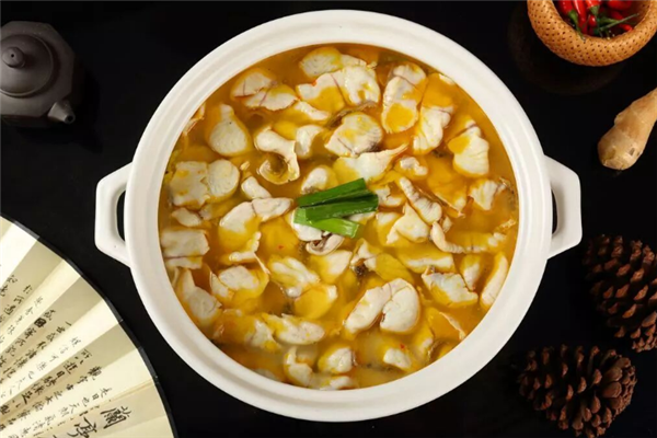 鱼与你搭档酸菜鱼米饭