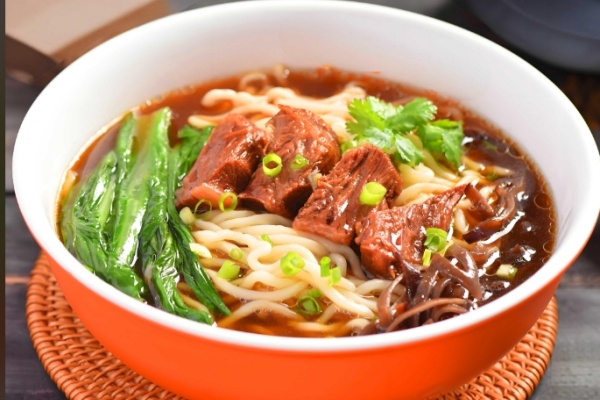 筋的享牛肉面