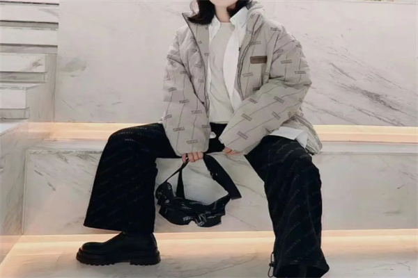 VETEMENTS