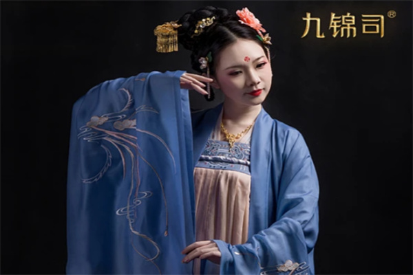九锦司汉服