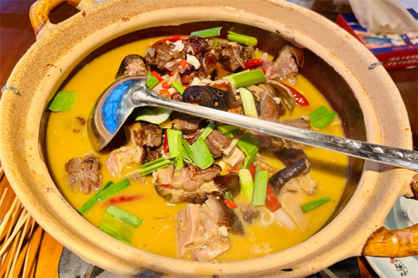 丽江腊排骨火锅