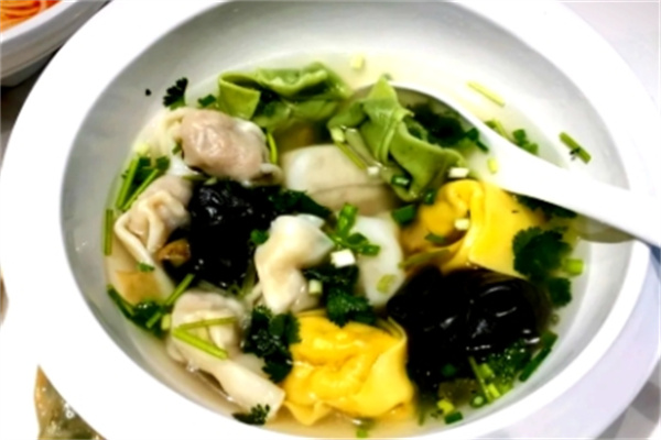 多彩馄饨