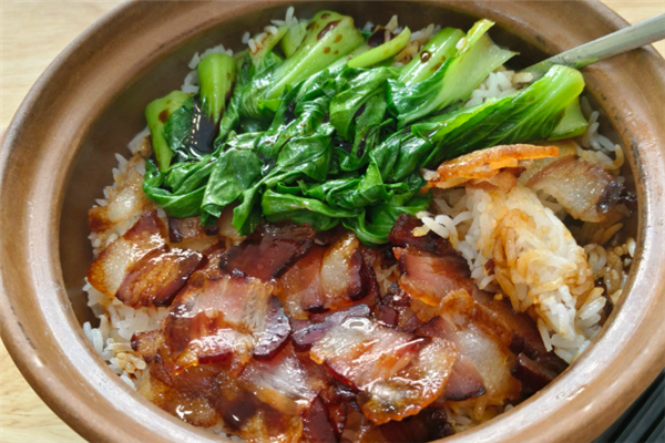 勤快熊煲仔饭