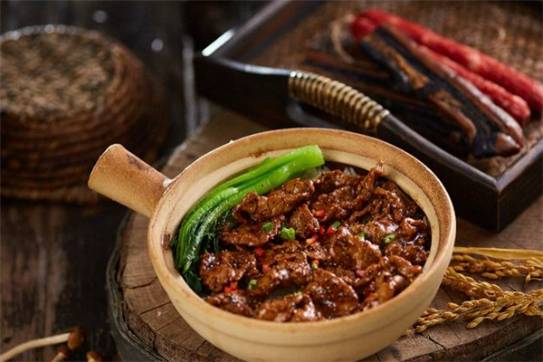 黎黎小栈煲仔饭