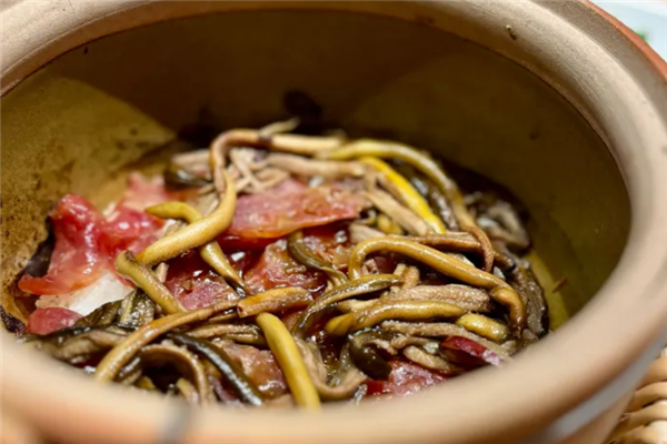 名仕煲仔饭