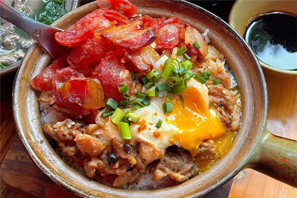 楚楚煲仔饭 楚楚煲仔饭