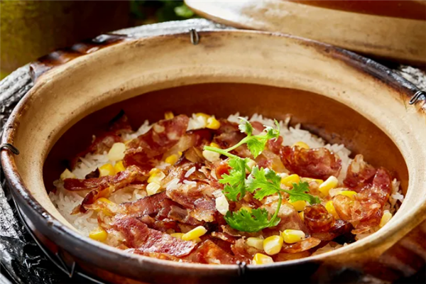 年陡煲仔饭
