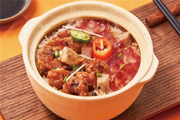 初见煲仔饭