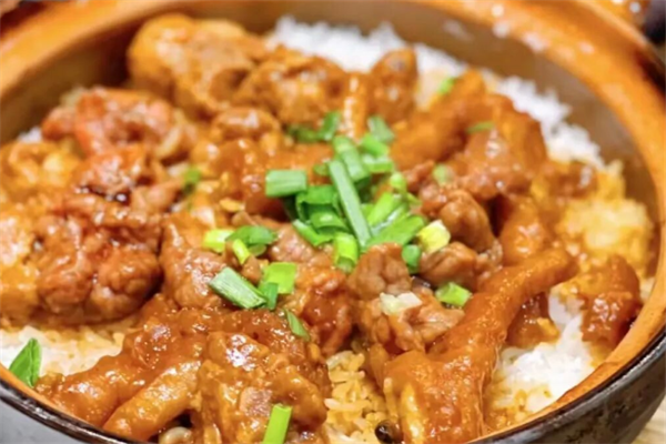 煲行天下特色煲仔饭