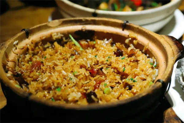 十二点三元煲仔饭