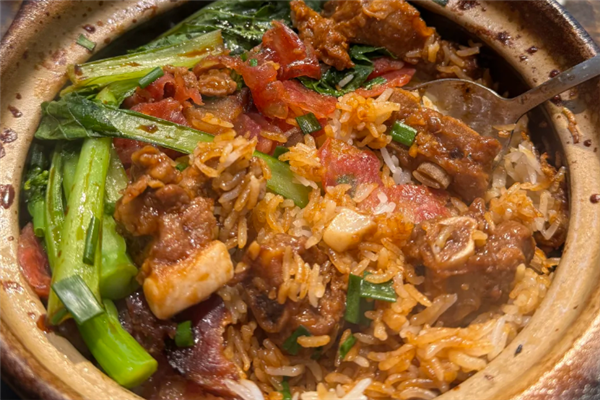 满顺达广式烧腊煲仔饭 满顺达广式烧腊煲仔饭