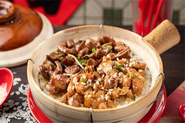 八方煲仔饭 八方煲仔饭